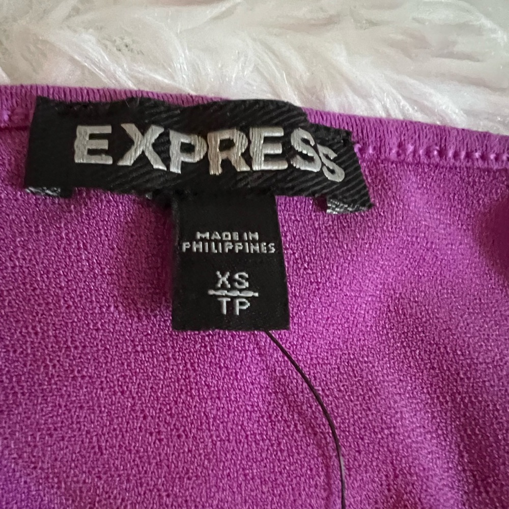 Express One Fuchsia Shoulder Top - Picture 7 of 9